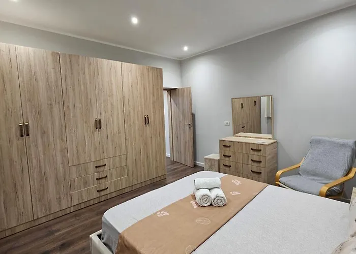 Garden Lemon Tree Villa Tirana