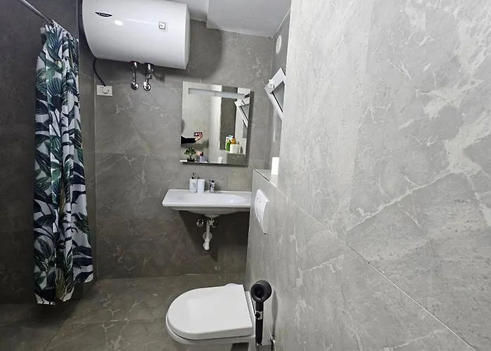 Villa Garden Lemon Tree *