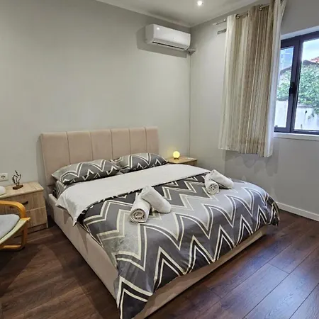 Villa Garden Lemon Tree