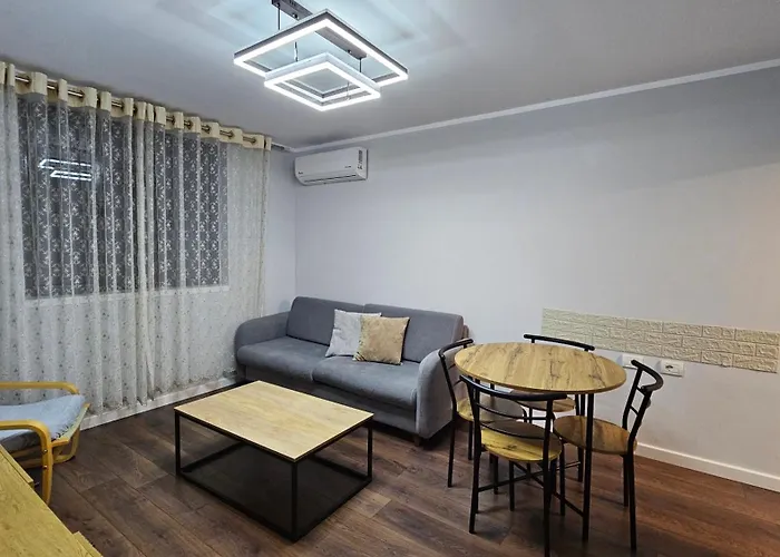 Garden Lemon Tree * ティラナ