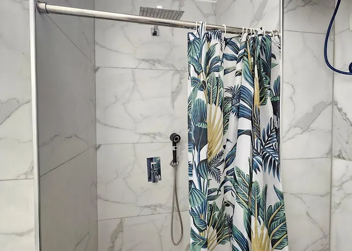 ヴィラ Garden Lemon Tree ティラナ