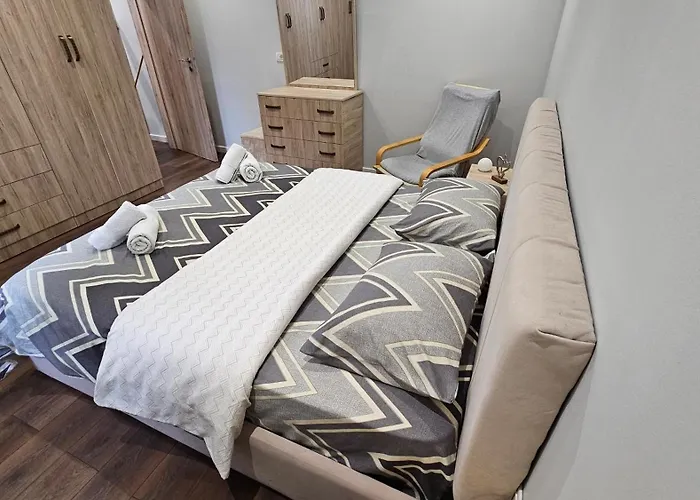 Garden Lemon Tree ティラナ